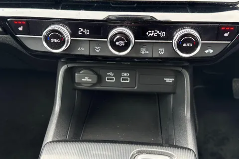 ME23FXJ Honda Civic 2.0 eHEV Elegance 5dr CVT Thumbnail #15