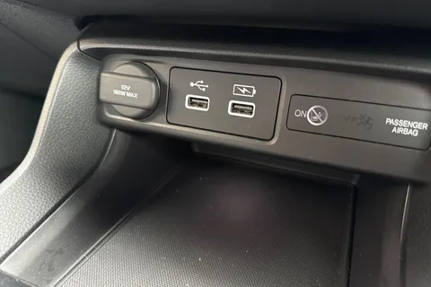 ME23FXJ Honda Civic 2.0 eHEV Elegance 5dr CVT Thumbnail #25