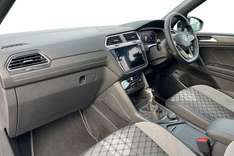 CX73OMP Volkswagen Tiguan Allspace 2.0TDI 200 R-Line 4M DSG ⭐Factory towbar, Black style pack⭐ Thumbnail #3