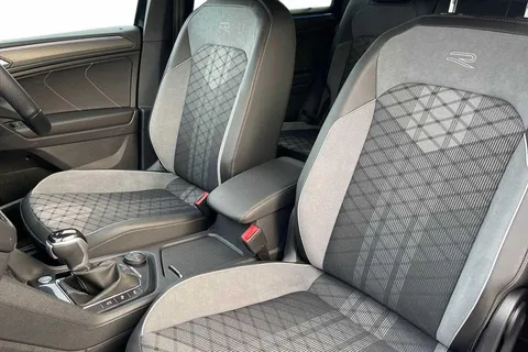 CX73OMP Volkswagen Tiguan Allspace 2.0TDI 200 R-Line 4M DSG ⭐Factory towbar, Black style pack⭐ Thumbnail #12