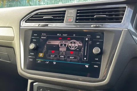 CX73OMP Volkswagen Tiguan Allspace 2.0TDI 200 R-Line 4M DSG ⭐Factory towbar, Black style pack⭐ Thumbnail #20