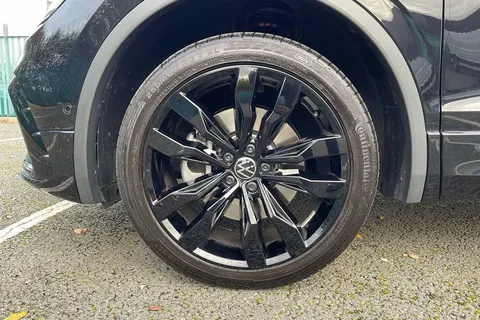CX73OMP Volkswagen Tiguan Allspace 2.0TDI 200 R-Line 4M DSG ⭐Factory towbar, Black style pack⭐ Thumbnail #25