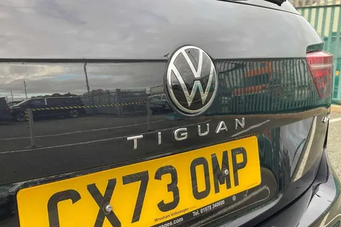 CX73OMP Volkswagen Tiguan Allspace 2.0TDI 200 R-Line 4M DSG ⭐Factory towbar, Black style pack⭐ Thumbnail #26
