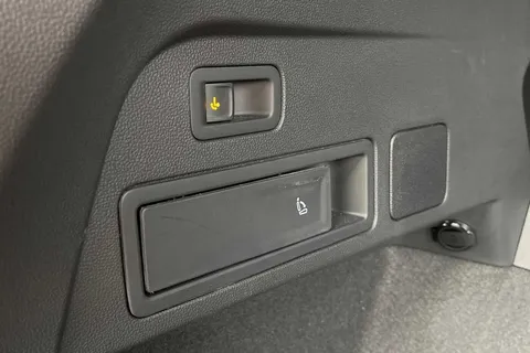 CX73OMP Volkswagen Tiguan Allspace 2.0TDI 200 R-Line 4M DSG ⭐Factory towbar, Black style pack⭐ Thumbnail #29