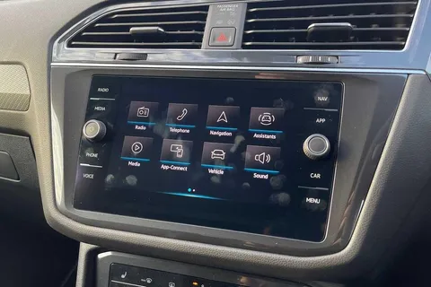 CX73OMP Volkswagen Tiguan Allspace 2.0TDI 200 R-Line 4M DSG ⭐Factory towbar, Black style pack⭐ Thumbnail #53