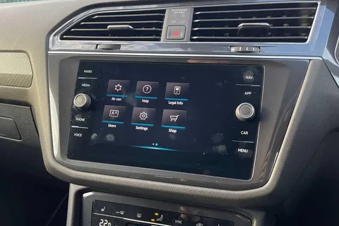 CX73OMP Volkswagen Tiguan Allspace 2.0TDI 200 R-Line 4M DSG ⭐Factory towbar, Black style pack⭐ Thumbnail #54