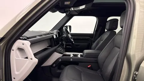 KT74XYS Land Rover Defender 110 3.0 D350 X-Dynamic HSE 5dr Thumbnail #3