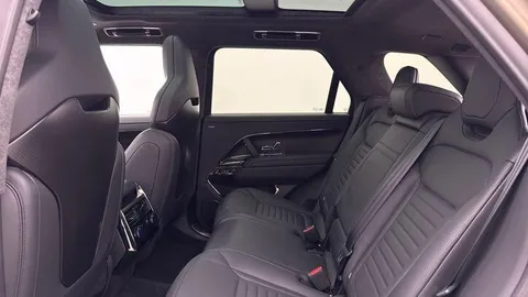 KP74YBV Land Rover Range Rover Sport 4.4 P635 SV Edition One (Carbon Bronze Matte) 5dr Thumbnail #4