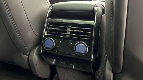 KP74YBV Land Rover Range Rover Sport 4.4 P635 SV Edition One (Carbon Bronze Matte) 5dr Thumbnail #18