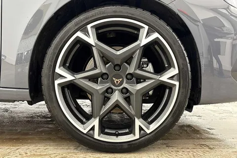 KO25UVG CUPRA Leon 1.5 eTSI 150 V2 5dr DSG Thumbnail #5