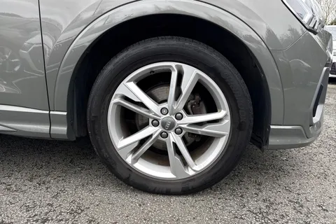 GF20VCV Audi Q3 S line 35 TFSI 150 PS S tronic Thumbnail #11