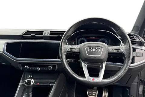 GF20VCV Audi Q3 S line 35 TFSI 150 PS S tronic Thumbnail #19