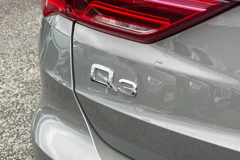 GF20VCV Audi Q3 S line 35 TFSI 150 PS S tronic Thumbnail #28