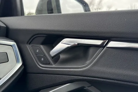 GF20VCV Audi Q3 S line 35 TFSI 150 PS S tronic Thumbnail #41