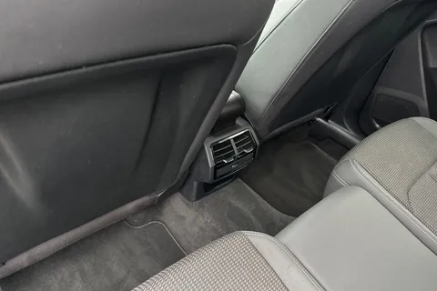 GF20VCV Audi Q3 S line 35 TFSI 150 PS S tronic Thumbnail #47