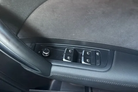 17 of 44 for AUDI A1 1.4 TFSI 125 Black Edition Nav 5dr