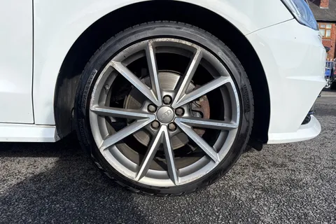 21 of 44 for AUDI A1 1.4 TFSI 125 Black Edition Nav 5dr