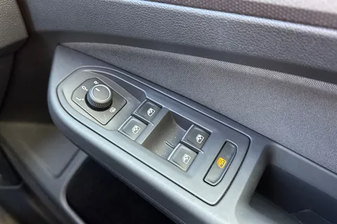 18 of 49 for Volkswagen Golf 1.0 TSI Active Euro 6 (s/s) 5dr