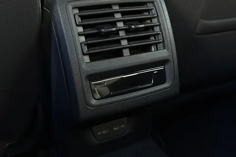 25 of 49 for Volkswagen Golf 1.0 TSI Active Euro 6 (s/s) 5dr