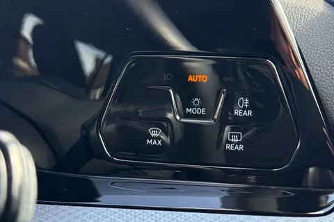 28 of 49 for Volkswagen Golf 1.0 TSI Active Euro 6 (s/s) 5dr