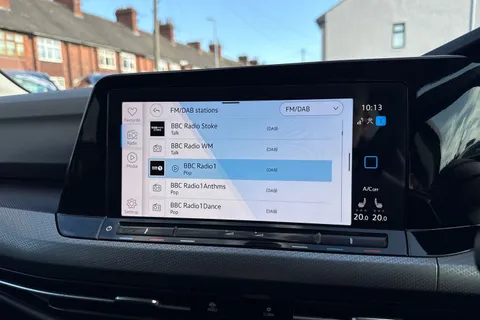 30 of 49 for Volkswagen Golf 1.0 TSI Active Euro 6 (s/s) 5dr