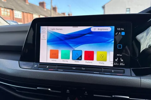 34 of 49 for Volkswagen Golf 1.0 TSI Active Euro 6 (s/s) 5dr