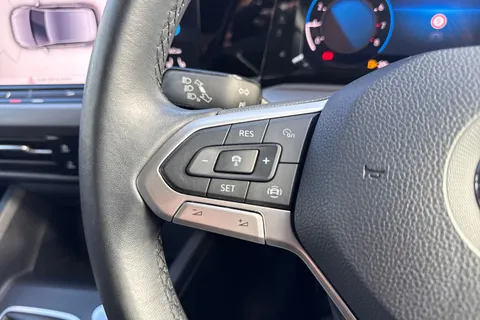 40 of 49 for Volkswagen Golf 1.0 TSI Active Euro 6 (s/s) 5dr