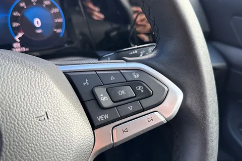 41 of 49 for Volkswagen Golf 1.0 TSI Active Euro 6 (s/s) 5dr