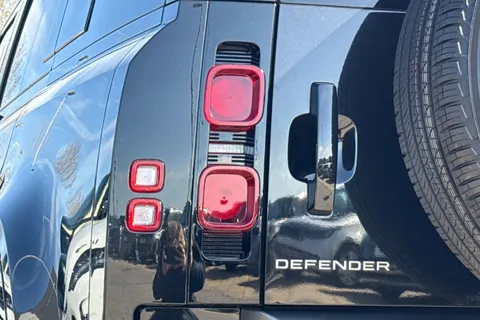 KW74HDN Land Rover Defender 110 3.0 D350 X-Dynamic HSE 5dr Thumbnail #21
