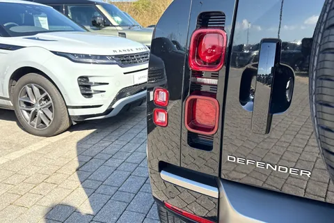 KW74HDN Land Rover Defender 110 3.0 D350 X-Dynamic HSE 5dr Thumbnail #28