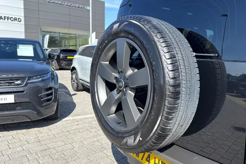 KW74HDN Land Rover Defender 110 3.0 D350 X-Dynamic HSE 5dr Thumbnail #32