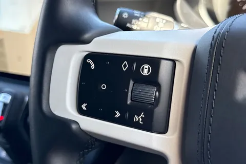 KW74HDN Land Rover Defender 110 3.0 D350 X-Dynamic HSE 5dr Thumbnail #36