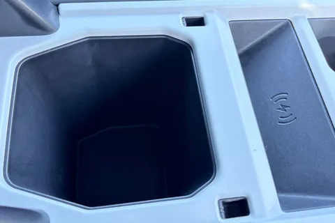 KW74HDN Land Rover Defender 110 3.0 D350 X-Dynamic HSE 5dr Thumbnail #49