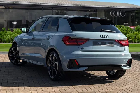 Audi A1 1.5 TFSI 35 Black Edition Sportback S Tronic Euro 6 (s/s) 5dr Thumbnail #3