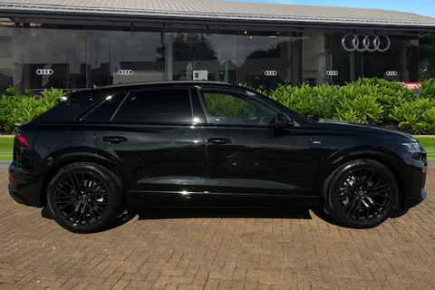  Audi Q8 3.0 TFSI V6 Black Edition Tiptronic quattro Euro 6 (s/s) 5dr Thumbnail #4