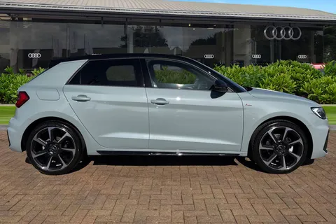 Audi A1 1.5 TFSI 35 Black Edition Sportback S Tronic Euro 6 (s/s) 5dr Thumbnail #4
