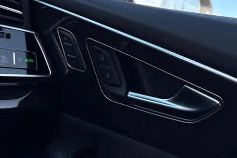  Audi Q8 3.0 TFSI V6 Black Edition Tiptronic quattro Euro 6 (s/s) 5dr Thumbnail #21