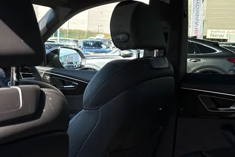  Audi Q8 3.0 TFSI V6 Black Edition Tiptronic quattro Euro 6 (s/s) 5dr Thumbnail #30