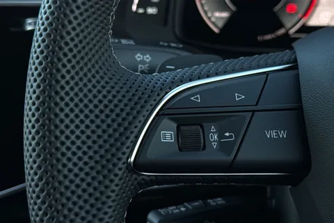  Audi Q8 3.0 TFSI V6 Black Edition Tiptronic quattro Euro 6 (s/s) 5dr Thumbnail #36