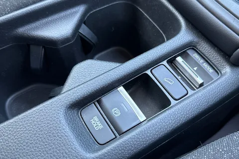 AE71SWJ Honda HR-V 1.5 eHEV Elegance 5dr CVT Thumbnail #41