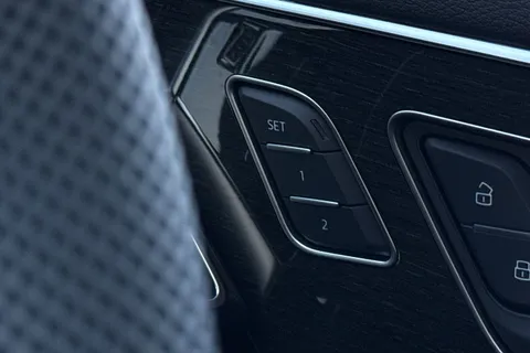  Audi Q8 3.0 TFSI V6 Black Edition Tiptronic quattro Euro 6 (s/s) 5dr Thumbnail #44