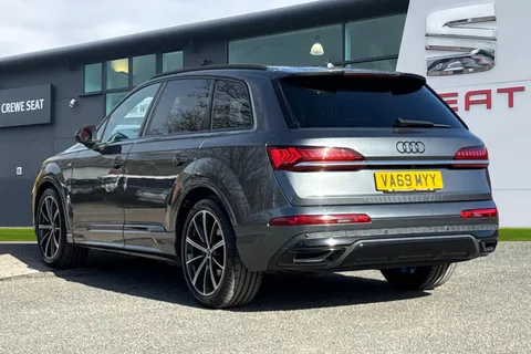 VA69MYY Audi Q7 3.0 TDI V6 45 Black Edition Tiptronic quattro Euro 6 (s/s) 5dr Thumbnail #3