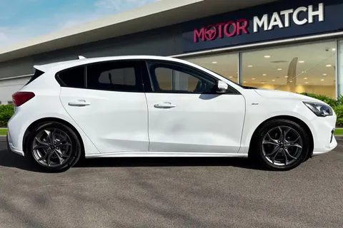 WV69OCB Ford Focus 1.0T EcoBoost ST-Line Euro 6 (s/s) 5dr Thumbnail #4