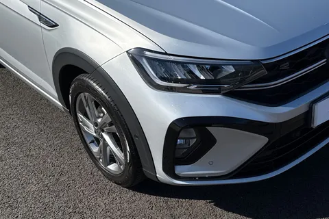 VN22UHT Volkswagen Taigo 1.0 TSI 110 R-Line 5dr DSG **BLACK ROOF PACK, REAR VIEW CAMERA** Thumbnail #10