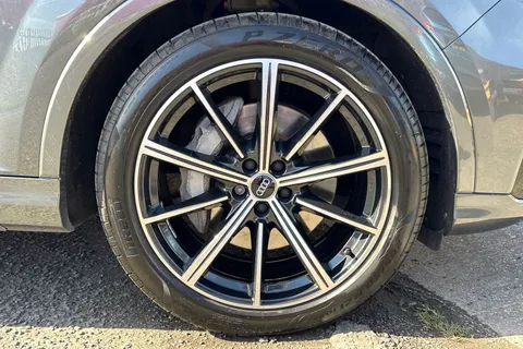 VA69MYY Audi Q7 3.0 TDI V6 45 Black Edition Tiptronic quattro Euro 6 (s/s) 5dr Thumbnail #10