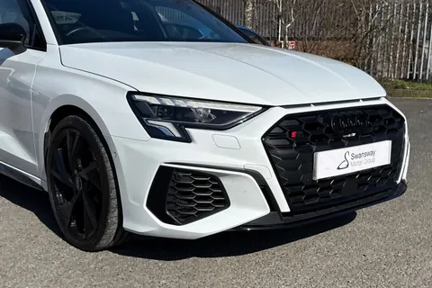 KP24ELJ Audi S3 2.0 TFSI Black Edition S Tronic quattro Euro 6 (s/s) 4dr Thumbnail #9