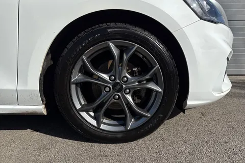 WV69OCB Ford Focus 1.0T EcoBoost ST-Line Euro 6 (s/s) 5dr Thumbnail #11