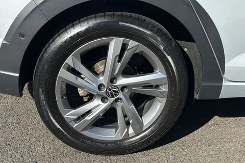 VN22UHT Volkswagen Taigo 1.0 TSI 110 R-Line 5dr DSG **BLACK ROOF PACK, REAR VIEW CAMERA** Thumbnail #14