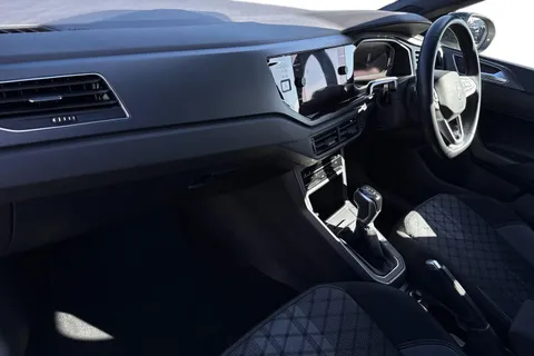 VN22UHT Volkswagen Taigo 1.0 TSI 110 R-Line 5dr DSG **BLACK ROOF PACK, REAR VIEW CAMERA** Thumbnail #16