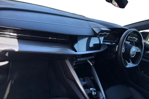 KP24ELJ Audi S3 2.0 TFSI Black Edition S Tronic quattro Euro 6 (s/s) 4dr Thumbnail #15